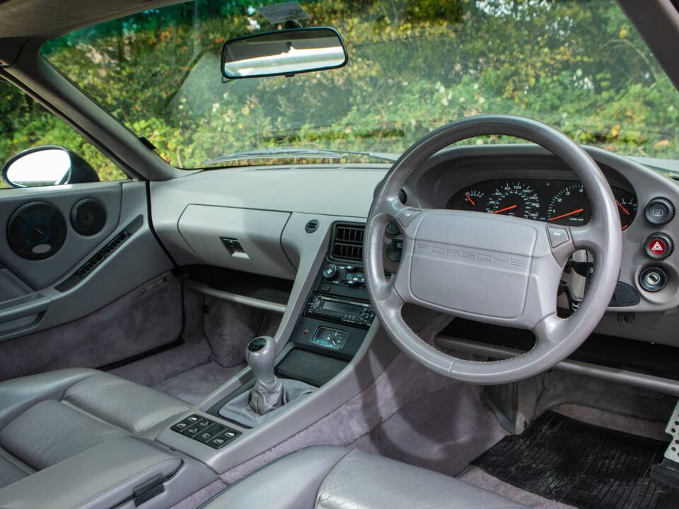 Image 4/43 of Porsche 928 GTS (1994)