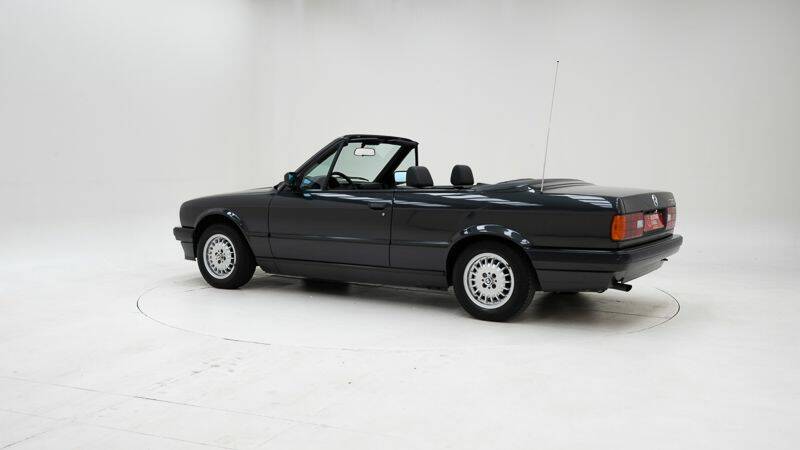 Bild 4/15 von BMW 318i (1992)