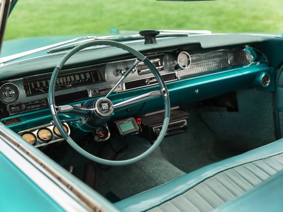 Immagine 43/48 di Cadillac Coupe DeVille (1962)