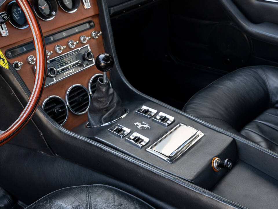 Image 29/69 of Ferrari 365 GT 2+2 (1969)