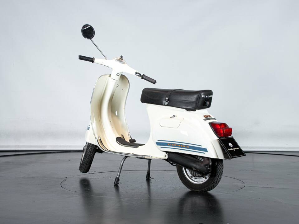 Image 2/30 of Piaggio DUMMY (1982)