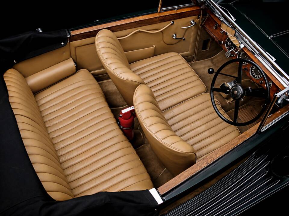 Image 8/15 of Lagonda V12 DHC (1938)