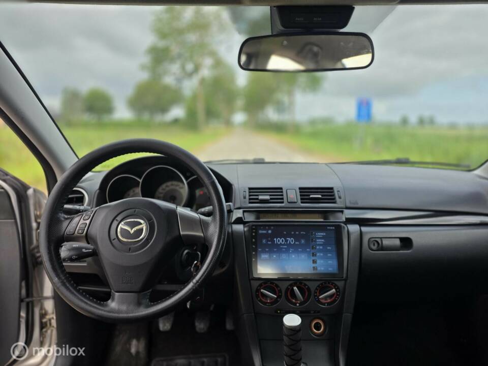 Image 13/27 de Mazda 3 - 1.6 (2009)
