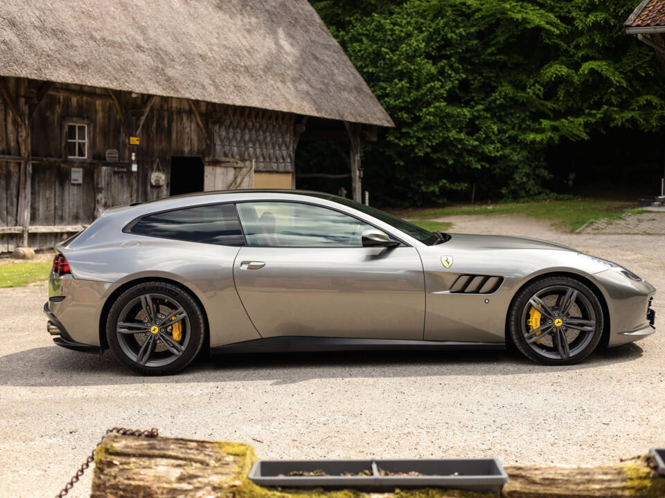 Immagine 53/61 di Ferrari GTC4Lusso (2017)