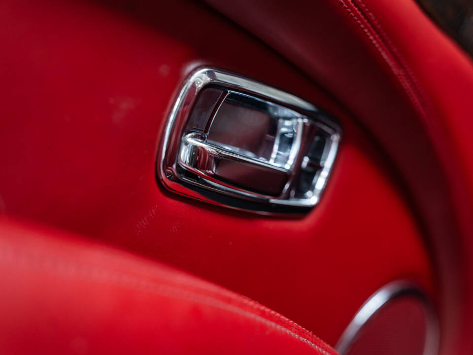 Immagine 10/45 di Bentley Azure (2007)