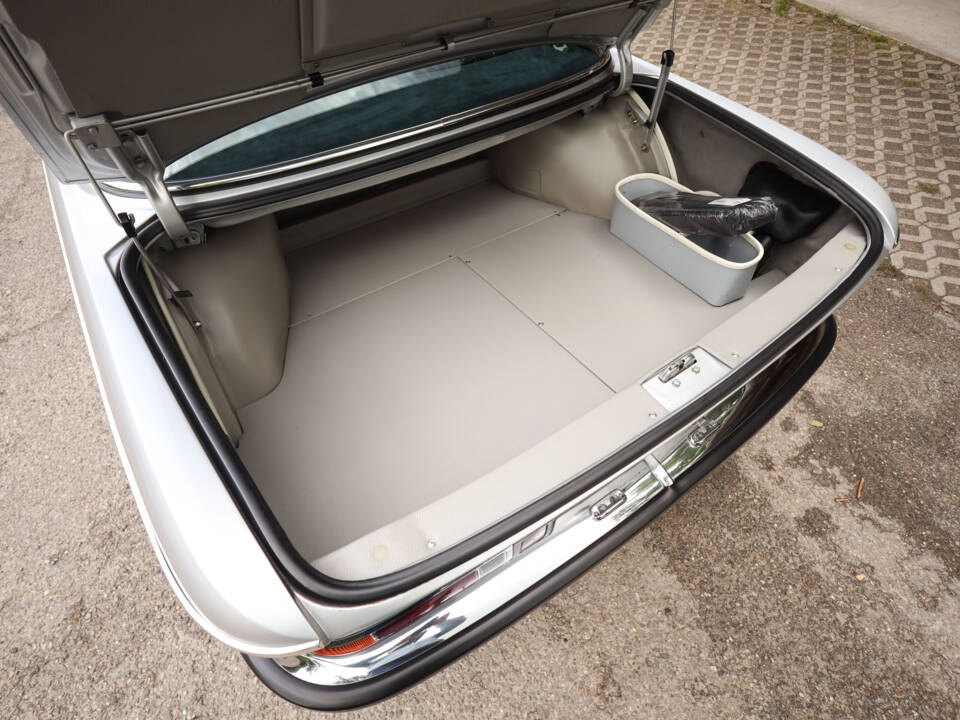 Image 30/95 of BMW 3.0 CSi (1975)