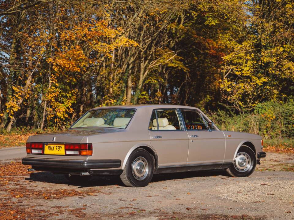 Image 3/8 of Rolls-Royce Silver Spirit (1983)