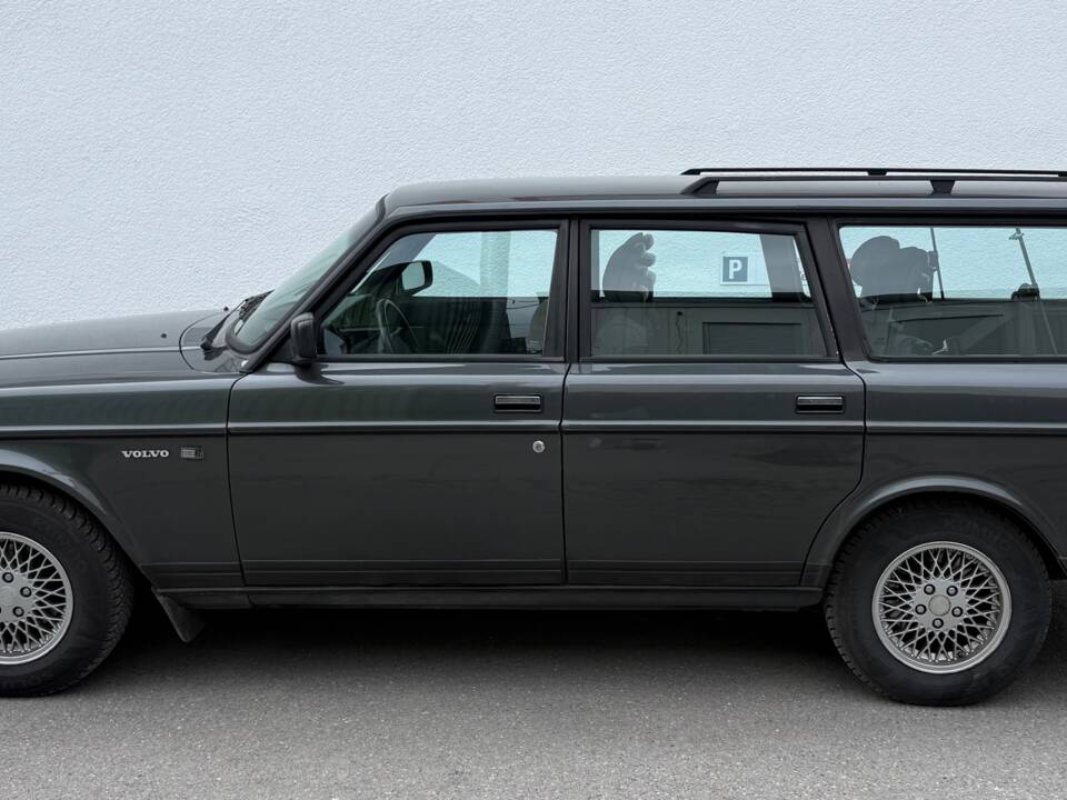 Image 3/54 of Volvo 245 GL (1990)