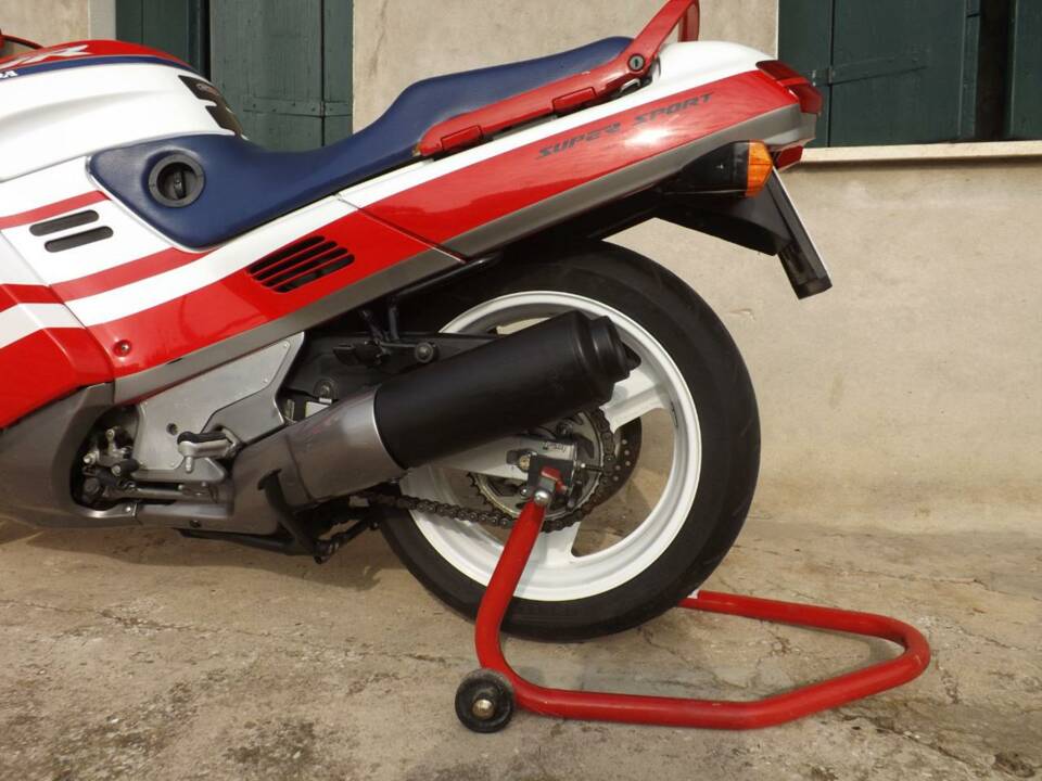 Immagine 17/50 di Honda CBR 1000F (1992)