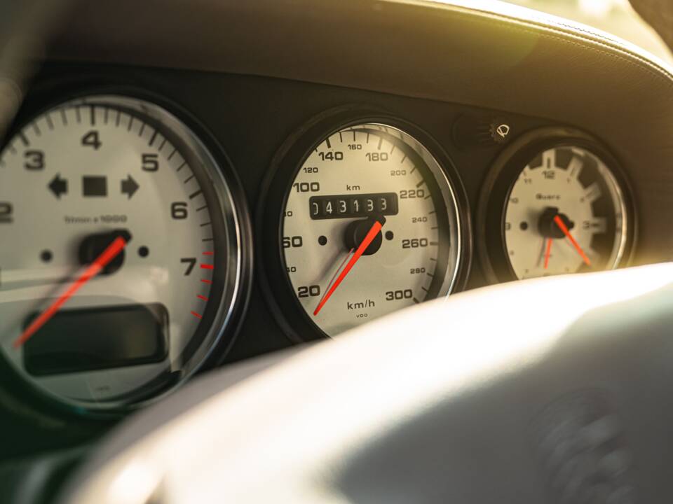 Bild 6/22 von Porsche 911 Carrera 4S (1996)