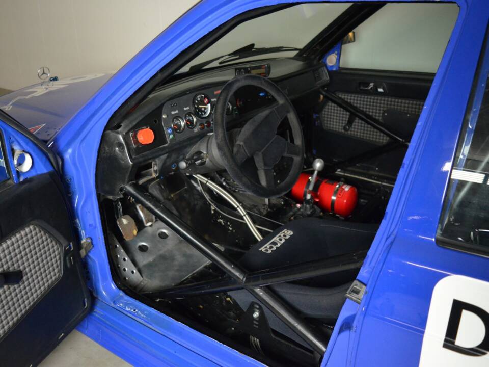 Image 6/16 of Mercedes-Benz 190 E 2.5-16 (1988)