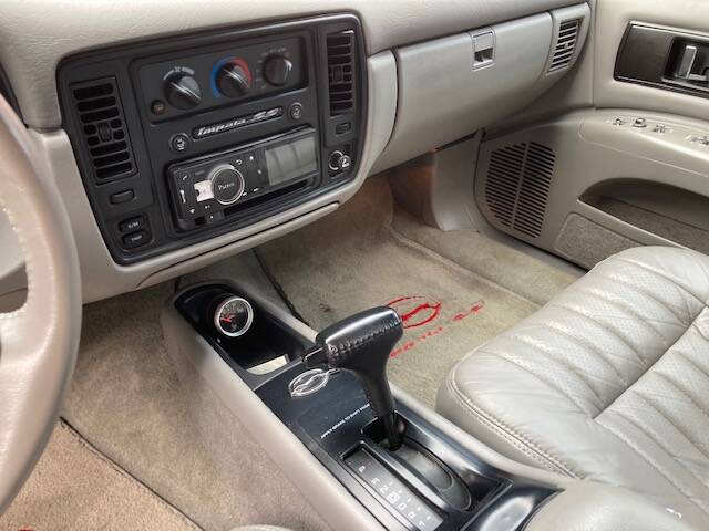 Bild 13/20 von Chevrolet Impala SS (1996)