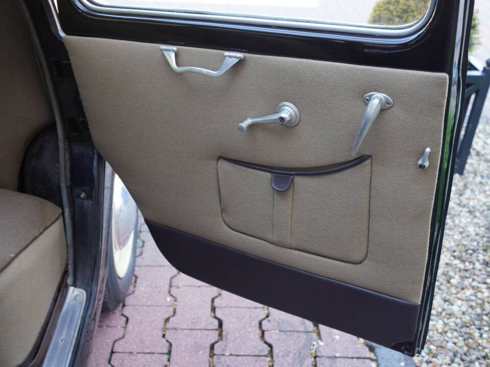 Image 30/50 of Lancia Appia C10 (1954)