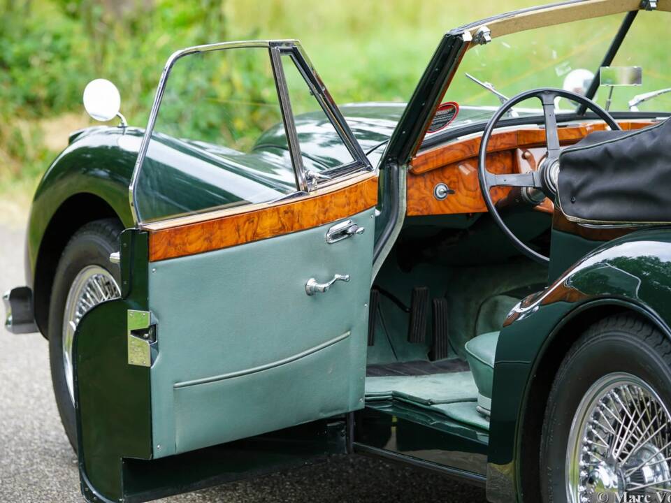 Afbeelding 15/59 van Jaguar XK 140 SE DHC (1955)