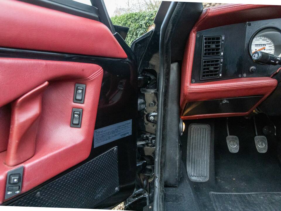 Imagen 38/50 de Alfa Romeo RZ (1994)