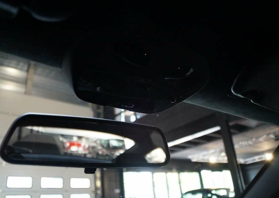 Image 18/50 of Porsche 911 Carrera (2001)