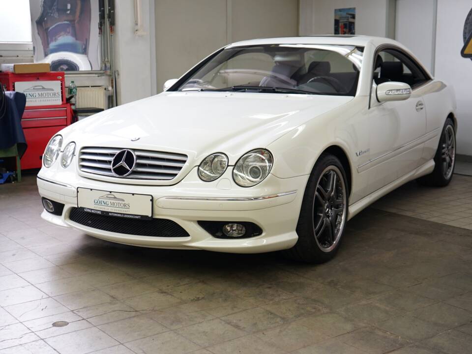 Image 6/37 of Mercedes-Benz CL 65 AMG (2005)