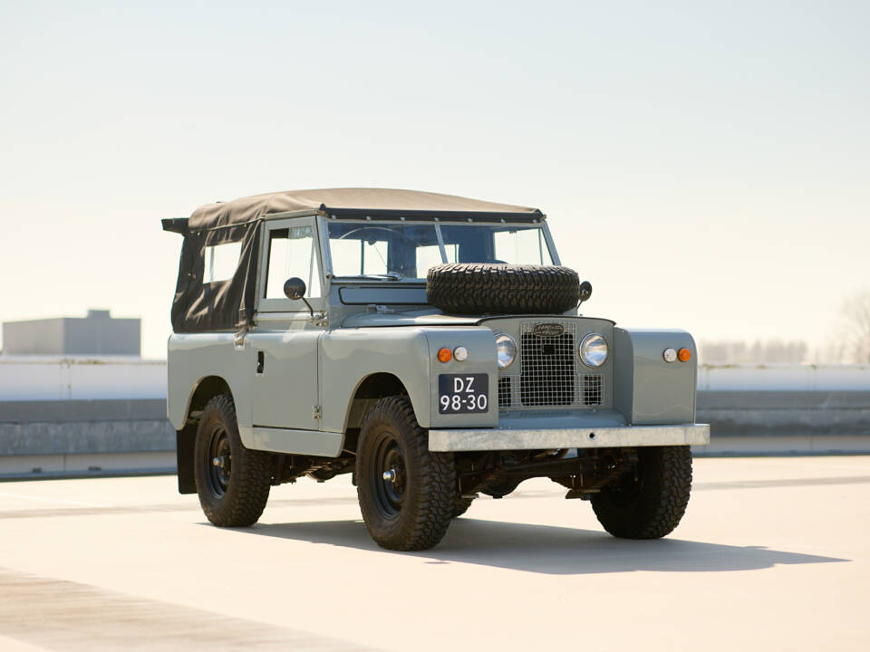 Image 26/67 of Land Rover 88 (1963)