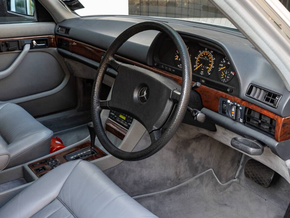Bild 4/50 von Mercedes-Benz 500 SEL (1984)