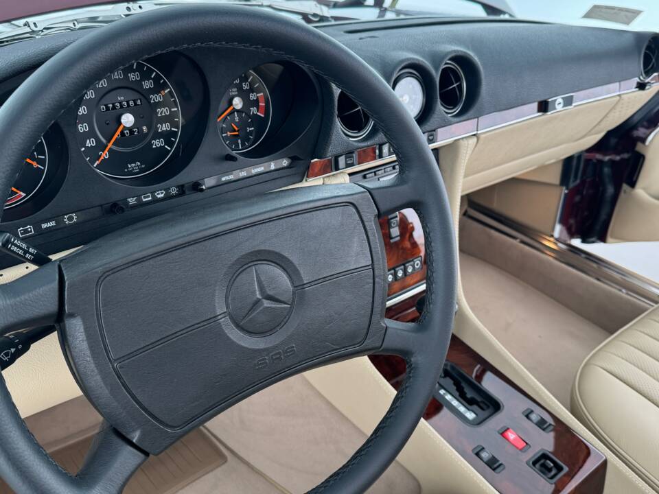 Immagine 19/43 di Mercedes-Benz 560 SL (1986)