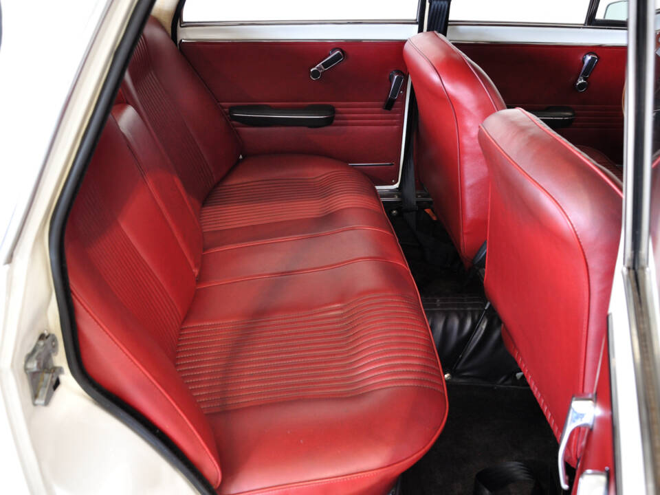 Image 49/63 of Alfa Romeo Giulia 1600 Super Biscione (1969)