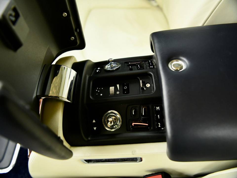Image 34/50 de Rolls-Royce Phantom Coupé (2012)