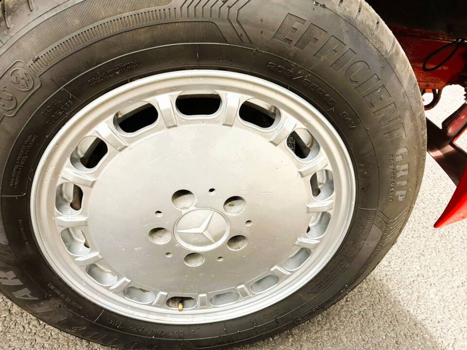 Bild 21/24 von Mercedes-Benz 420 SEC (1989)