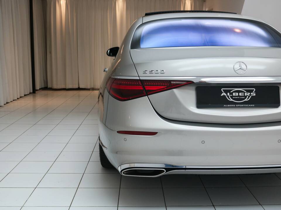 Bild 17/22 von Mercedes-Benz S 500 4MATIC (2021)