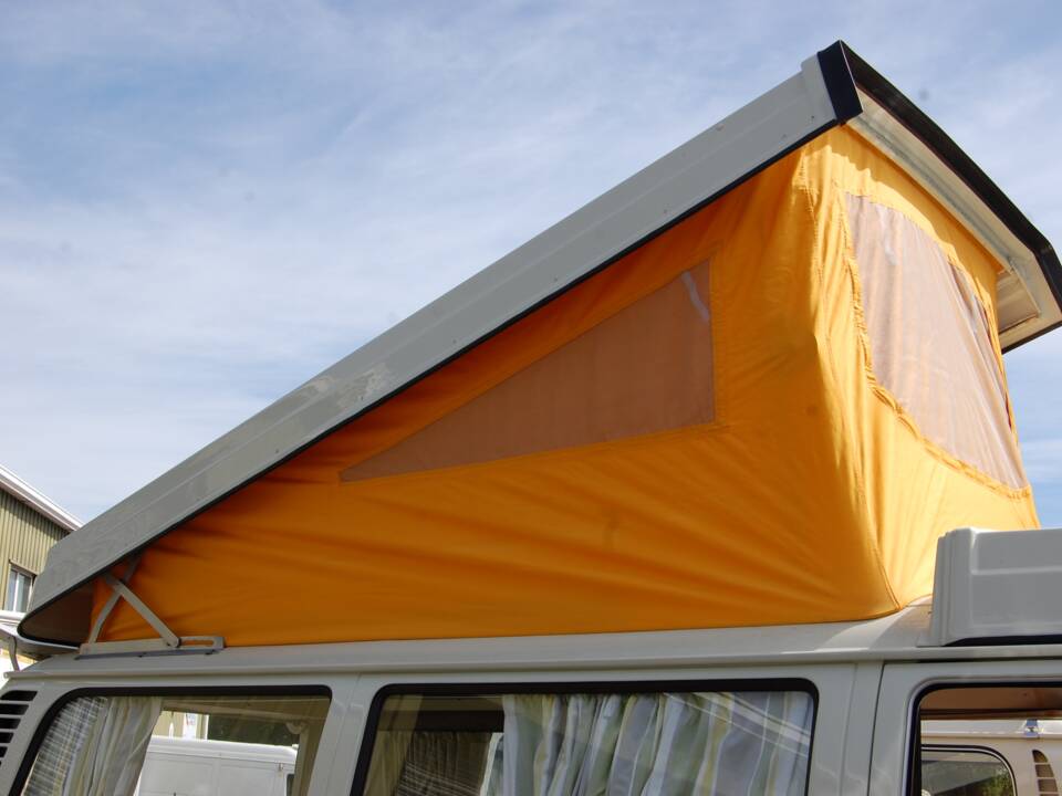 Imagen 4/12 de Volkswagen T2b Westfalia (1975)