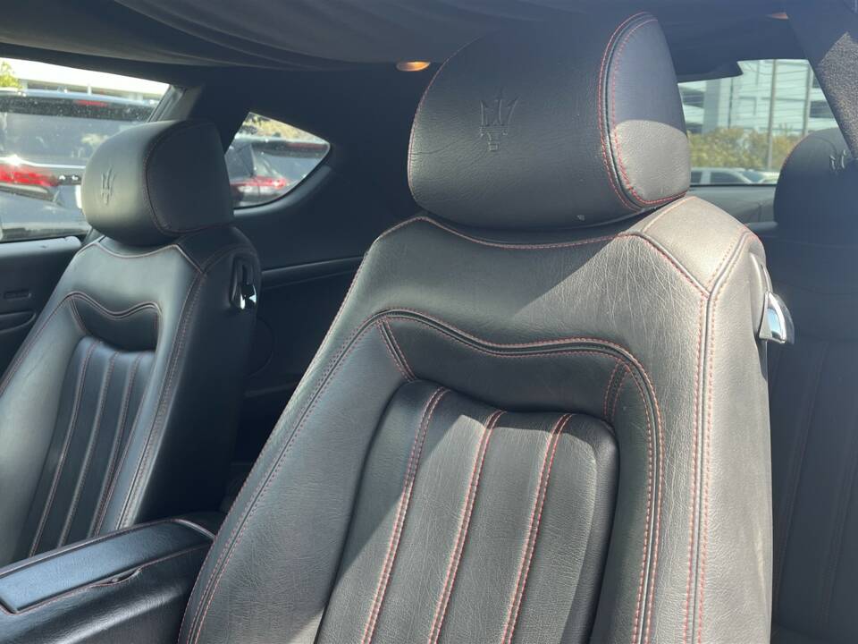 Image 16/39 de Maserati GranTurismo S (2010)