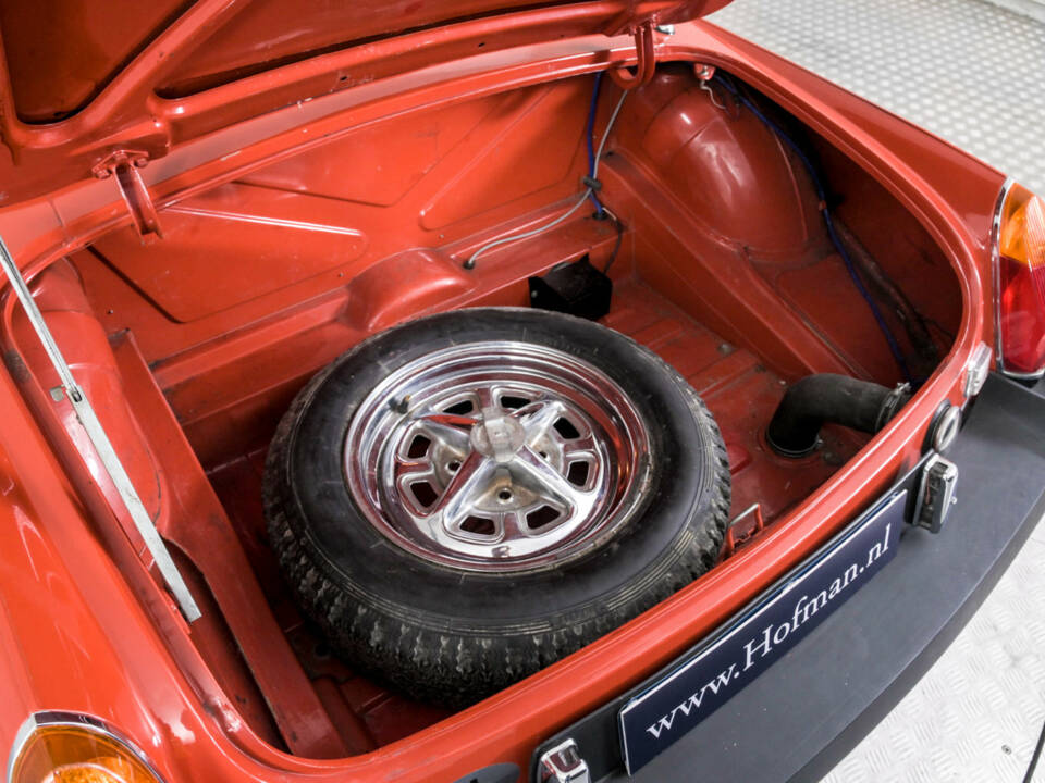 Image 41/50 of MG MGB (1976)