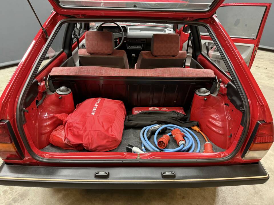 Bild 36/40 von Volkswagen Polo II Coupe 1.0 (1988)