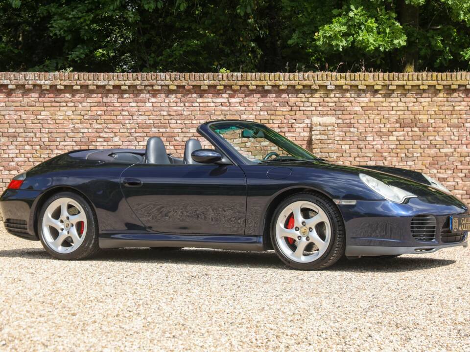 Image 42/50 of Porsche 911 Carrera 4S (2004)
