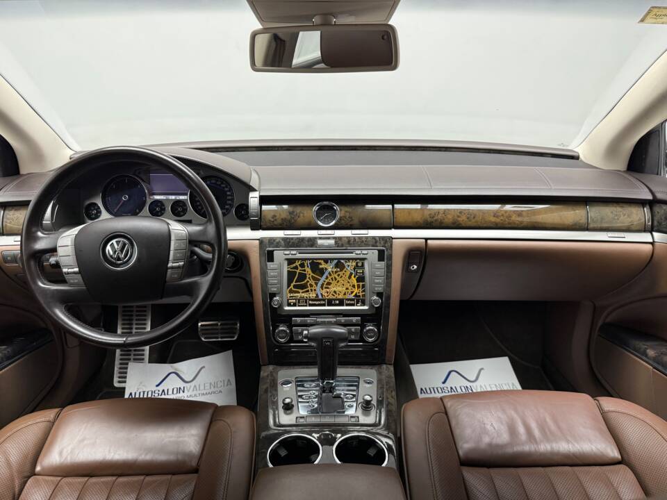 Image 8/25 of Volkswagen Phaeton 3.0 V6 TDI (2011)