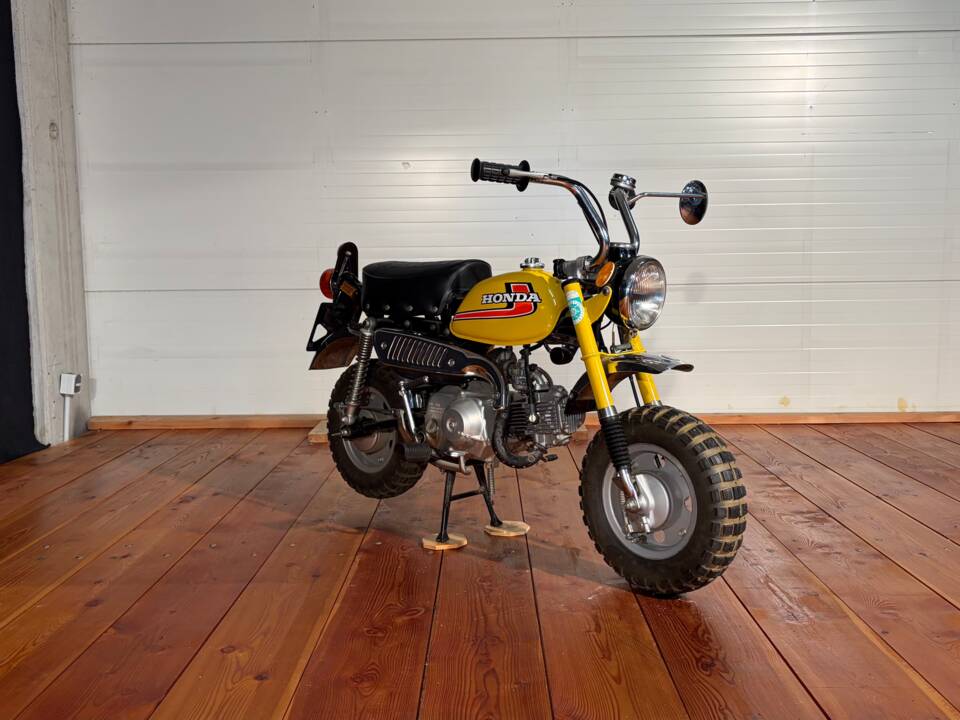 Immagine 4/16 di Honda Z 50 J Monkey (1976)