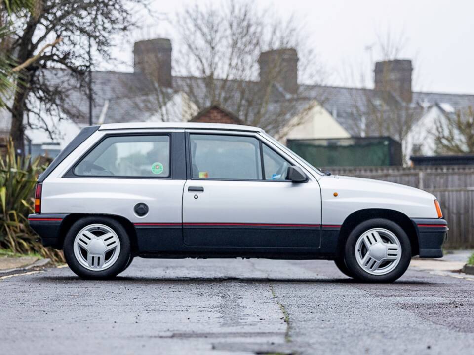 Image 2/40 of Vauxhall Nova 1.3 (1989)