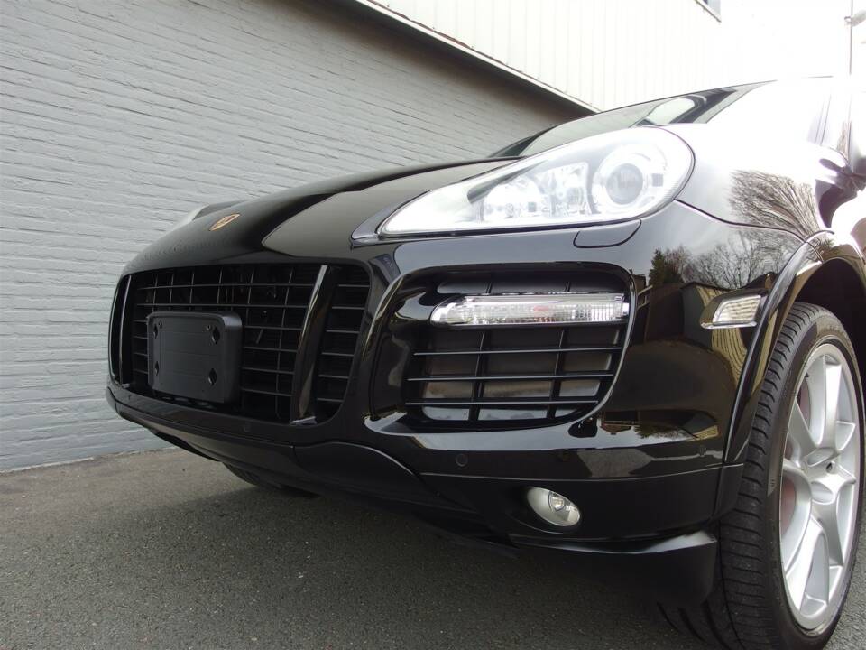 Immagine 10/99 di Porsche Cayenne GTS (2008)