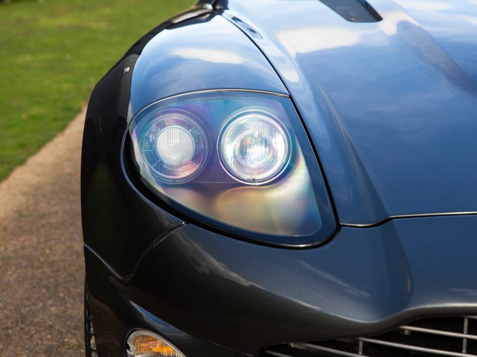 Image 17/92 of Aston Martin V12 Vanquish S (2007)
