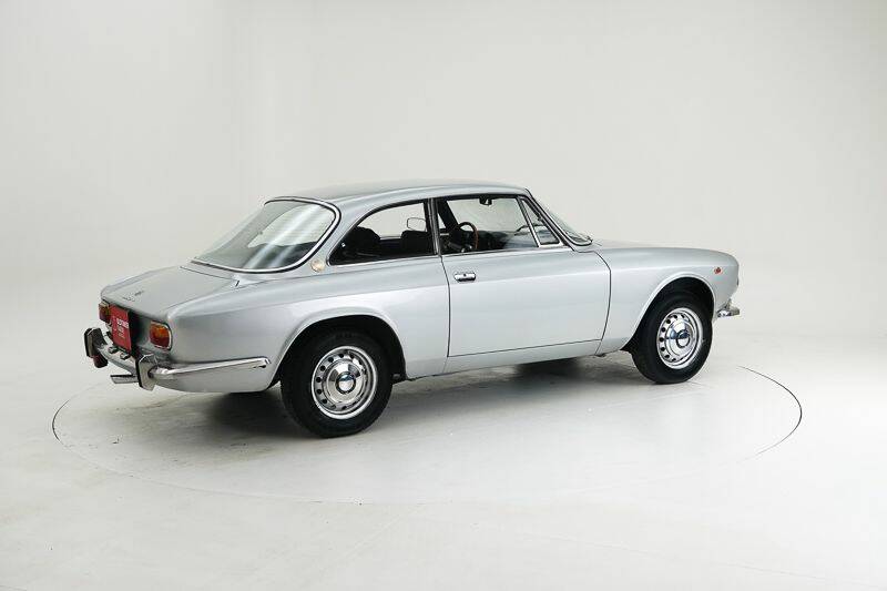 Bild 2/15 von Alfa Romeo 1750 GT Veloce (1971)