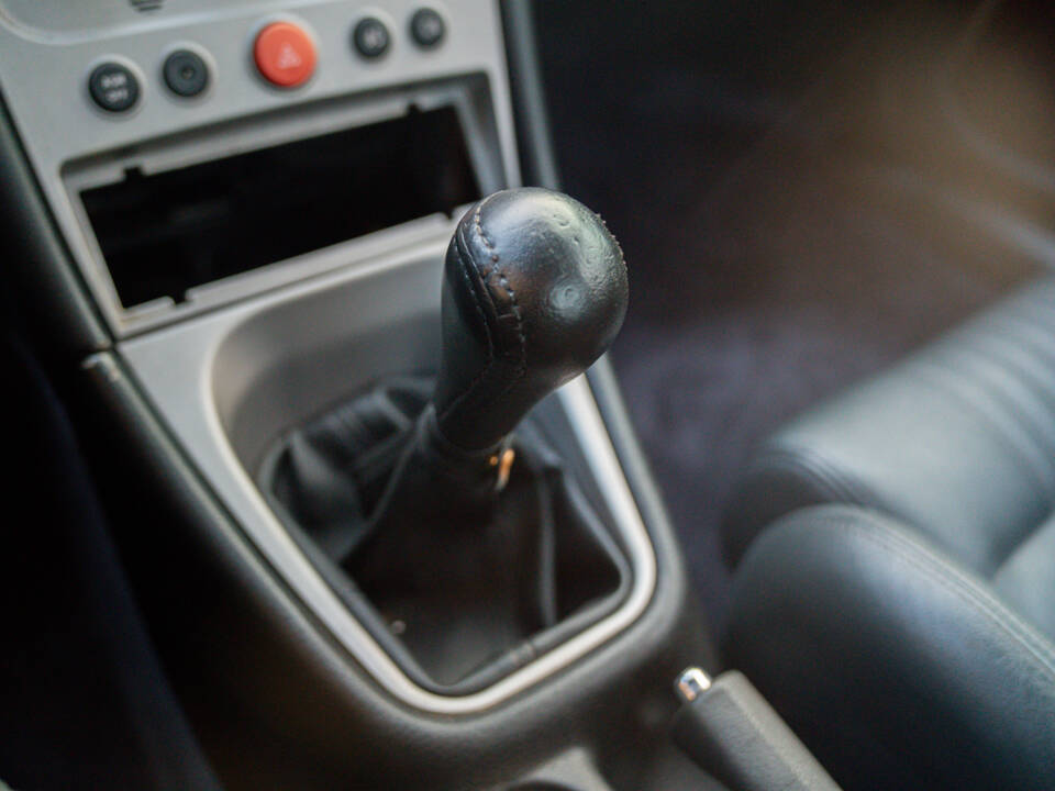 Immagine 37/46 di Alfa Romeo GTV 2.0 JTS (2003)