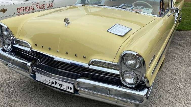 Bild 8/15 von Lincoln Premiere Sedan (1957)