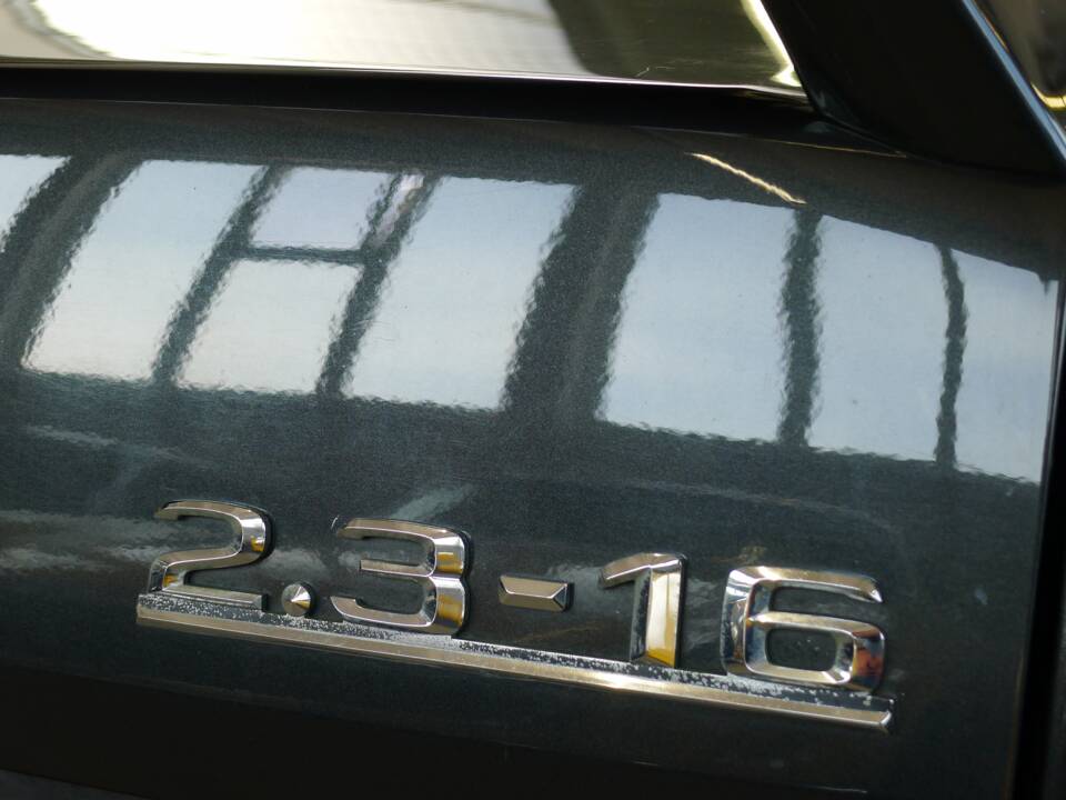 Image 33/49 of Mercedes-Benz 190 E 2.3-16 (1984)