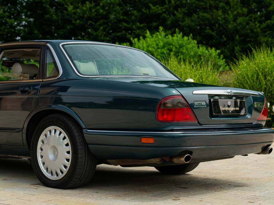 Afbeelding 8/50 van Jaguar XJ6 3.2 (1995)