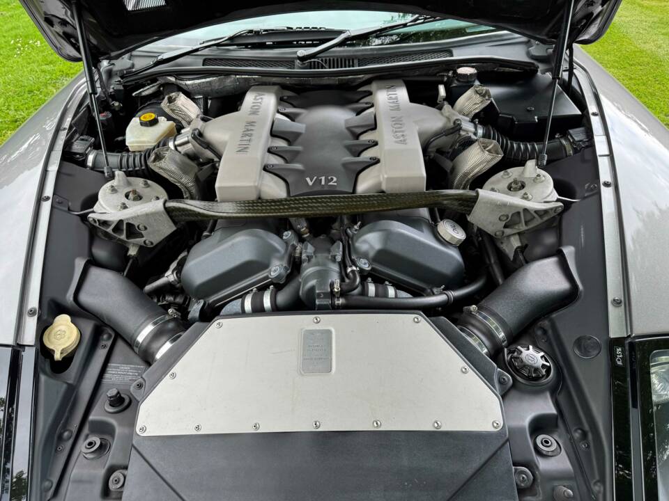 Image 23/23 of Aston Martin V12 Vanquish (2003)