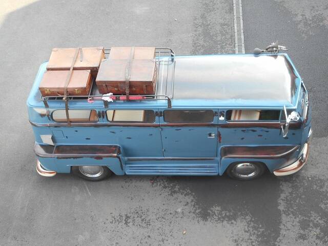 Image 7/20 of Volkswagen T2b Kombi (1973)
