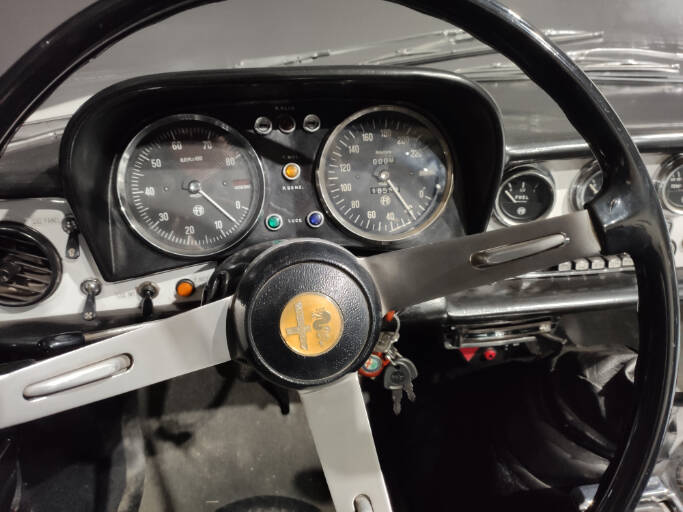Image 9/9 of Alfa Romeo 1750 Spider (1969)