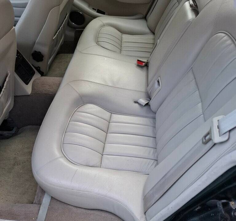 Image 6/8 of Jaguar XJ6 3.2 Executive (1996)