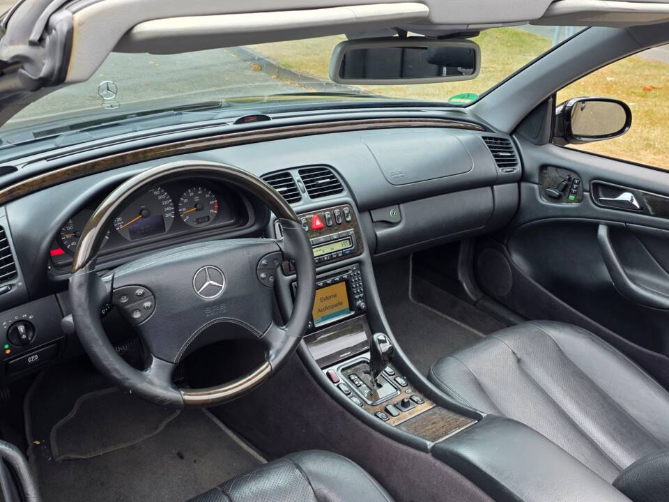 Bild 6/7 von Mercedes-Benz CLK 430 (2001)
