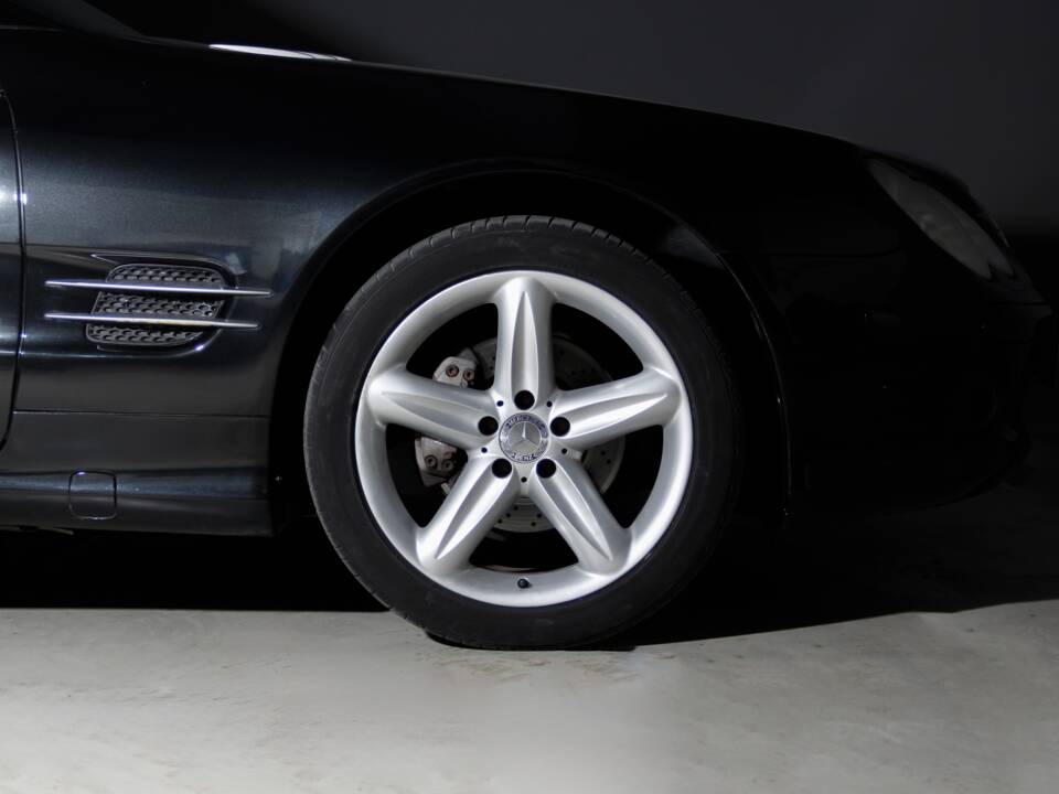 Imagen 14/38 de Mercedes-Benz SL 350 (2003)