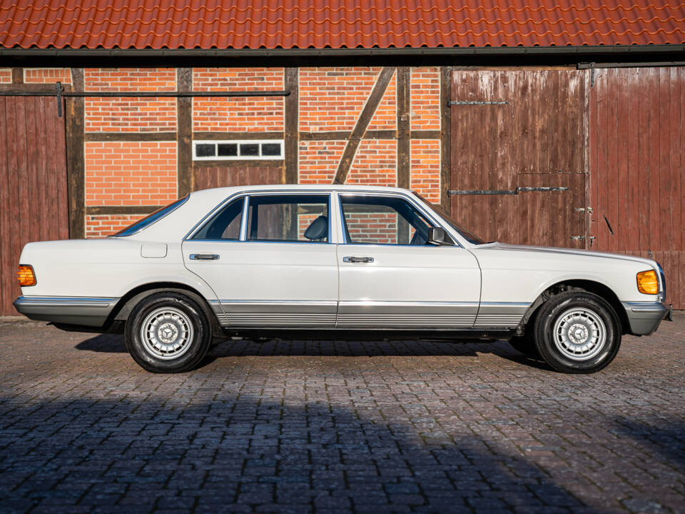 Bild 12/44 von Mercedes-Benz 500 SEL (1984)